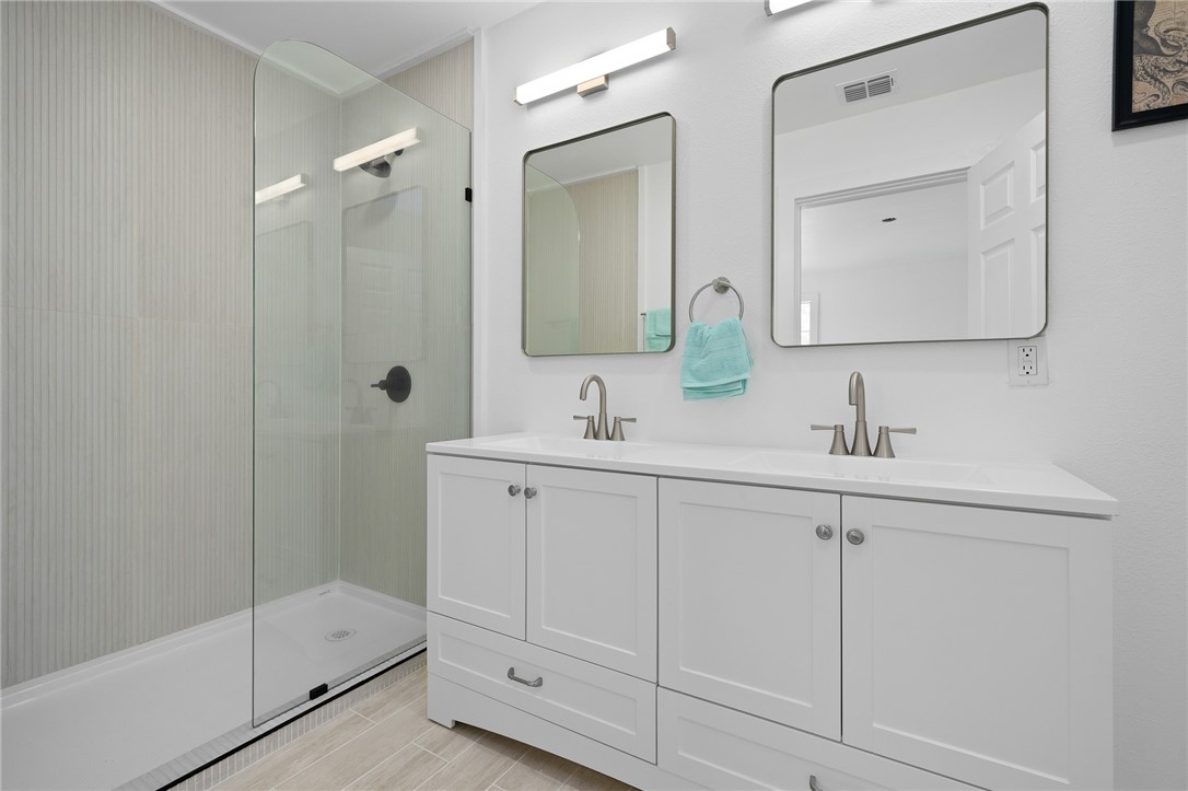 606 Avenue F Property Photo 22