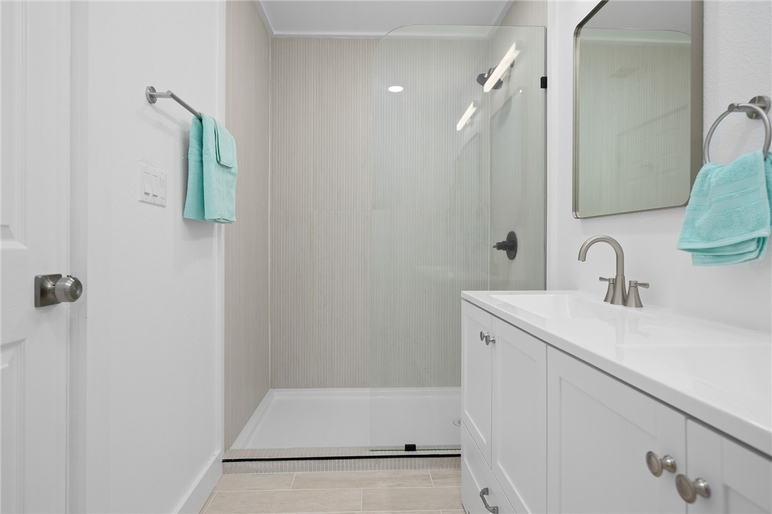 606 Avenue F Property Photo 23