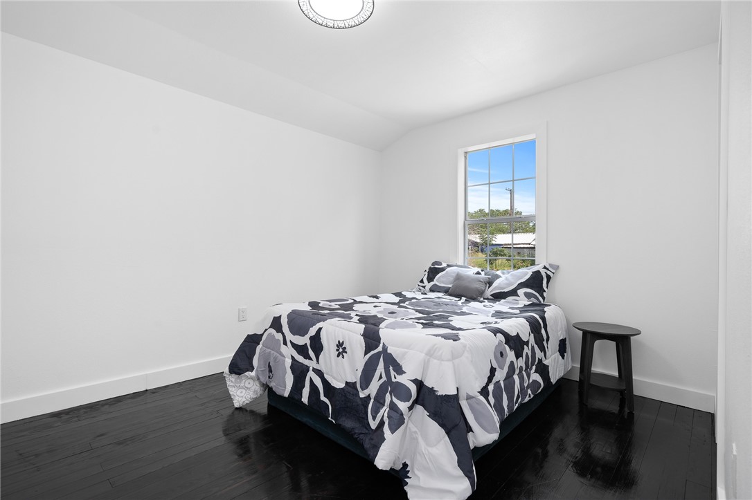 606 Avenue F Property Photo 27