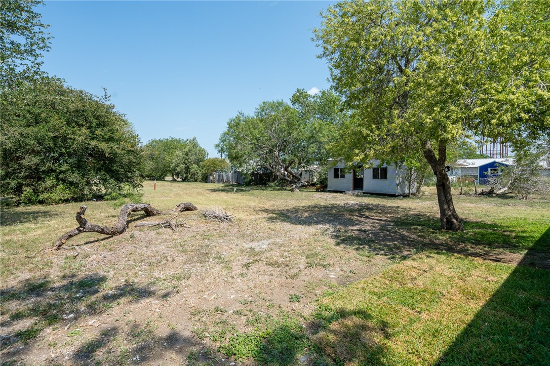 606 Avenue F Property Photo 29