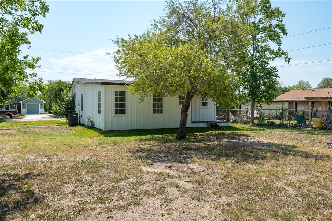 606 Avenue F Property Photo 32