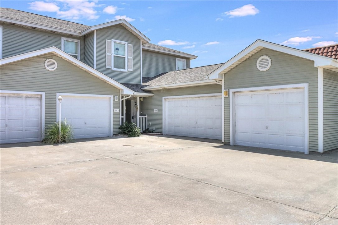 14901 Windward Dr 204 Property Photo 2