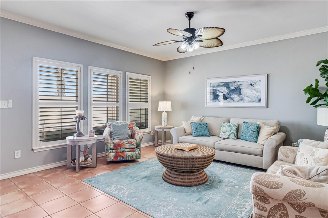 14901 Windward Dr 204 Property Photo 4