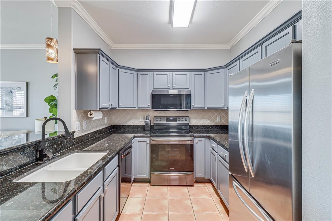 14901 Windward Dr 204 Property Photo 10