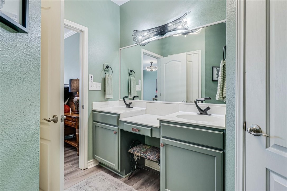 14901 Windward Dr 204 Property Photo 20