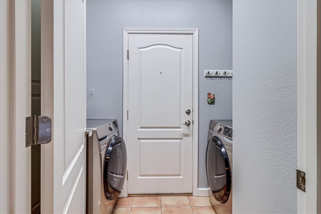 14901 Windward Dr 204 Property Photo 23