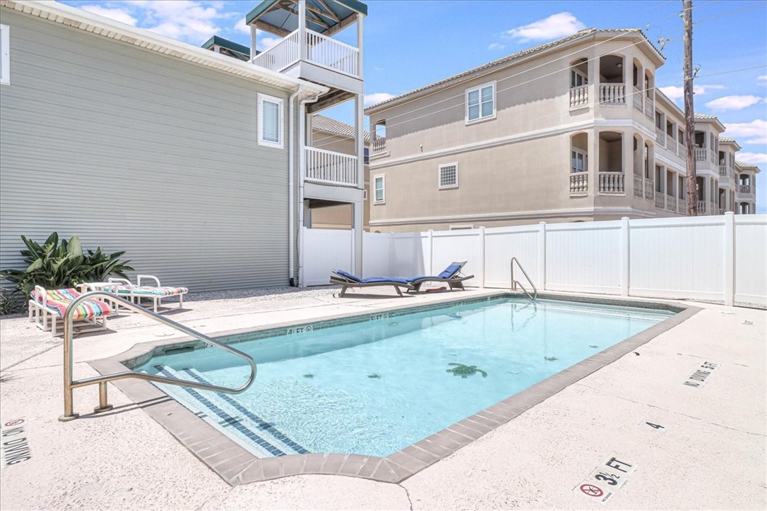 14901 Windward Dr 204 Property Photo 36