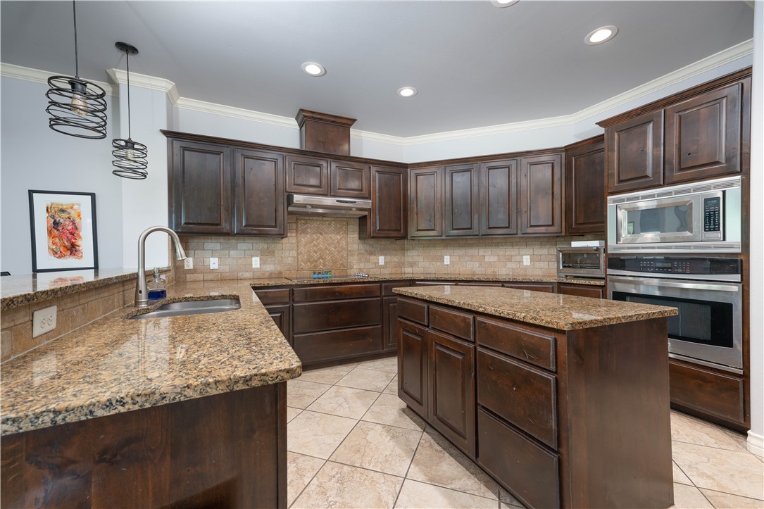 5806 Lago Vista Dr Property Photo 13