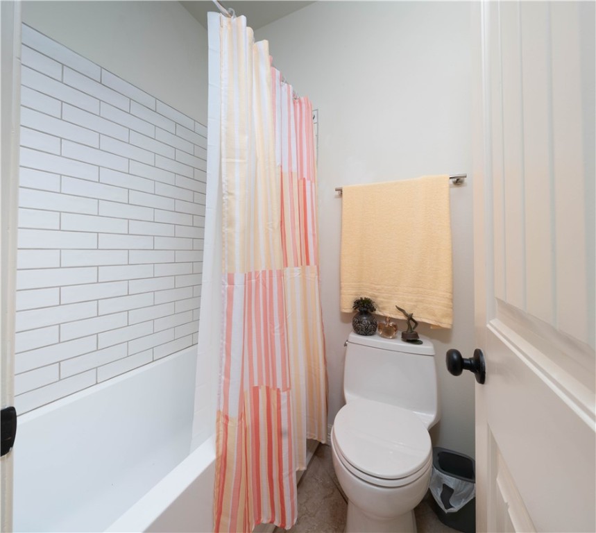 5806 Lago Vista Dr Property Photo 19
