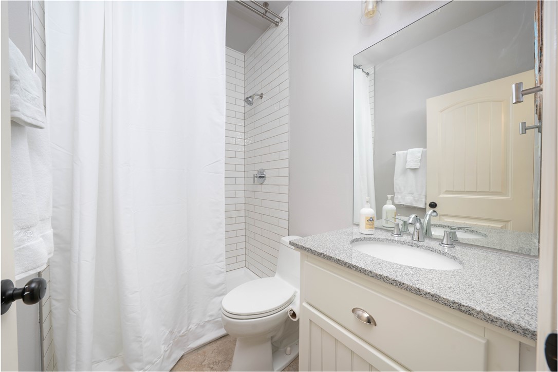 5806 Lago Vista Dr Property Photo 21