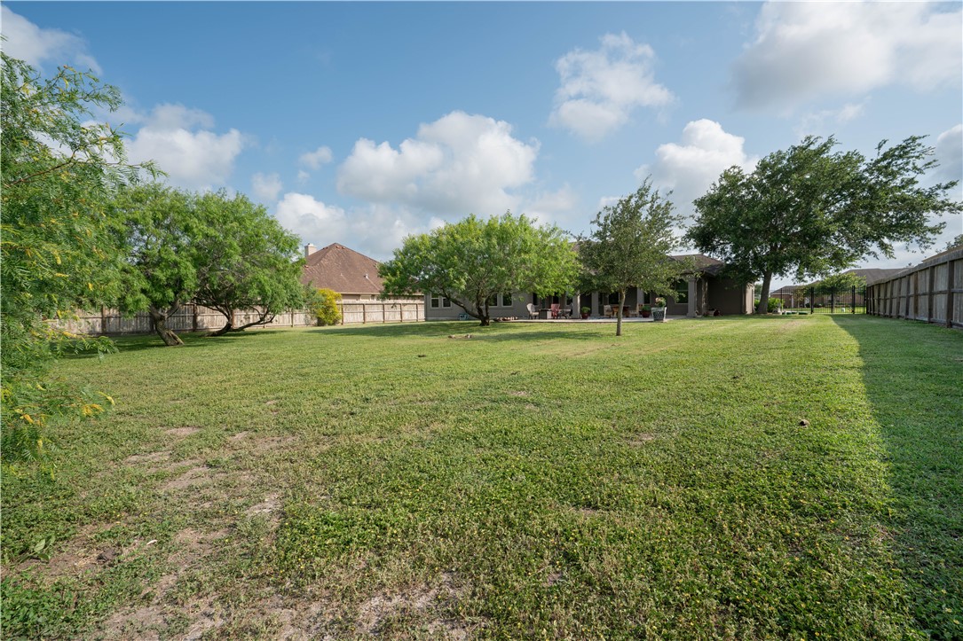 5806 Lago Vista Dr Property Photo 32