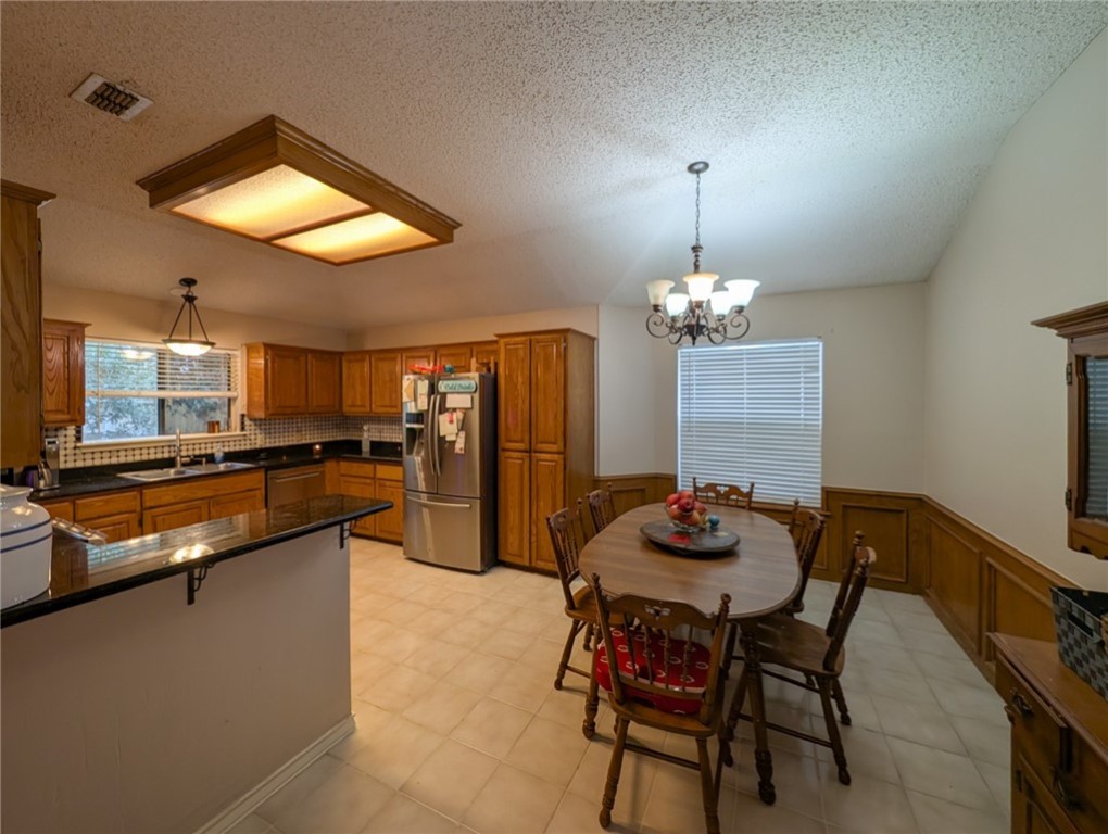 14929 Red River Dr Property Photo 8