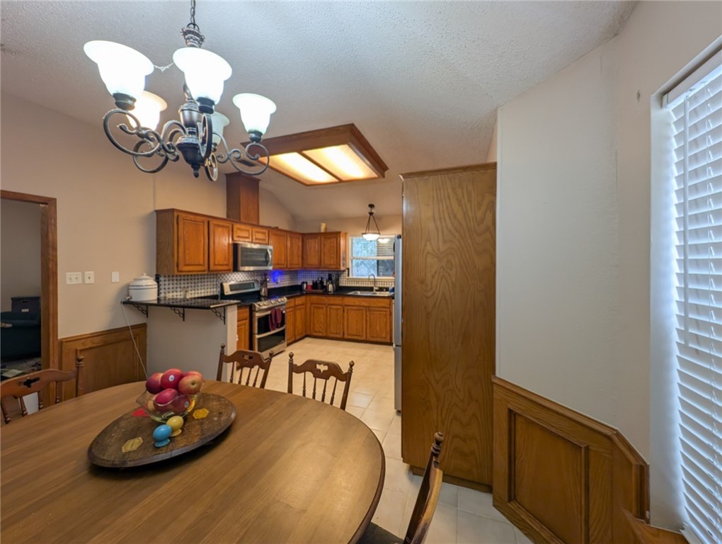14929 Red River Dr Property Photo 9