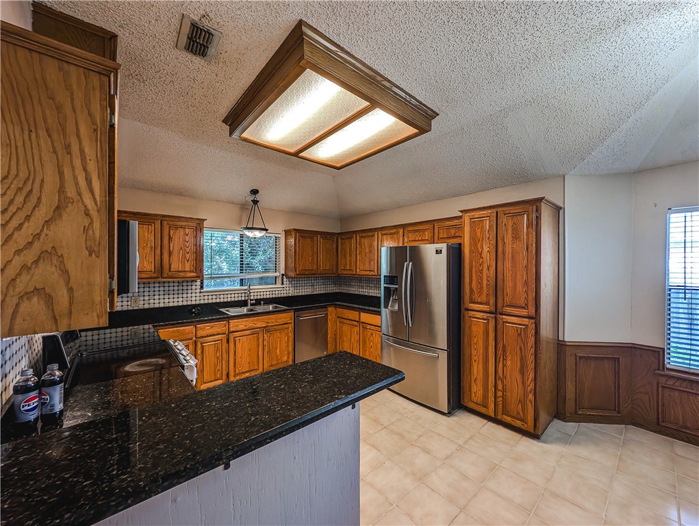 14929 Red River Dr Property Photo 28