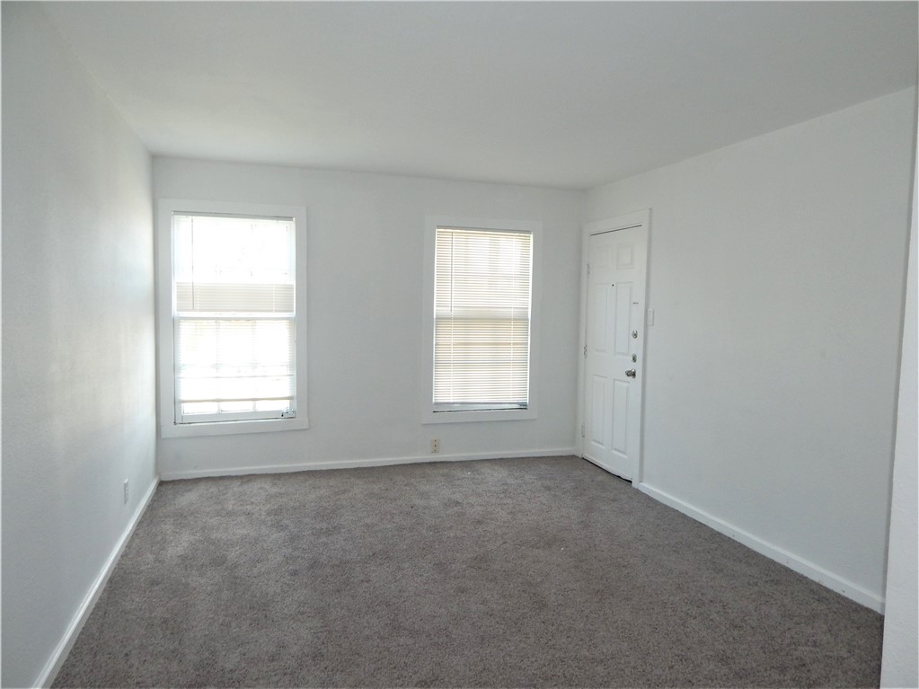 638 Glazebrook St 2 Property Photo 2