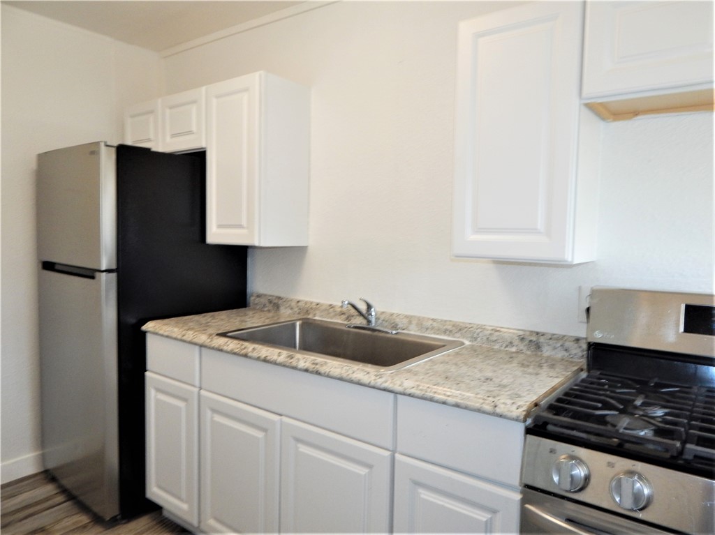 638 Glazebrook St 2 Property Photo 4