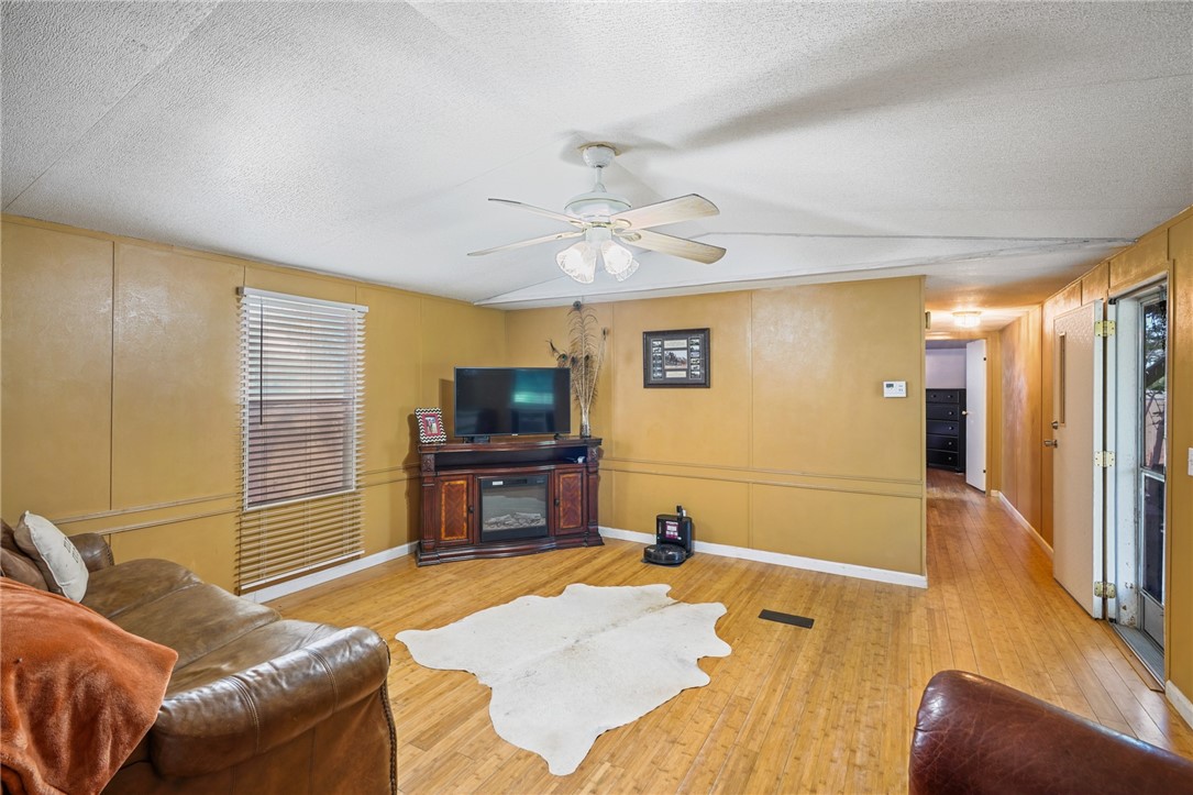 23669 County Road 1092 Property Photo 11