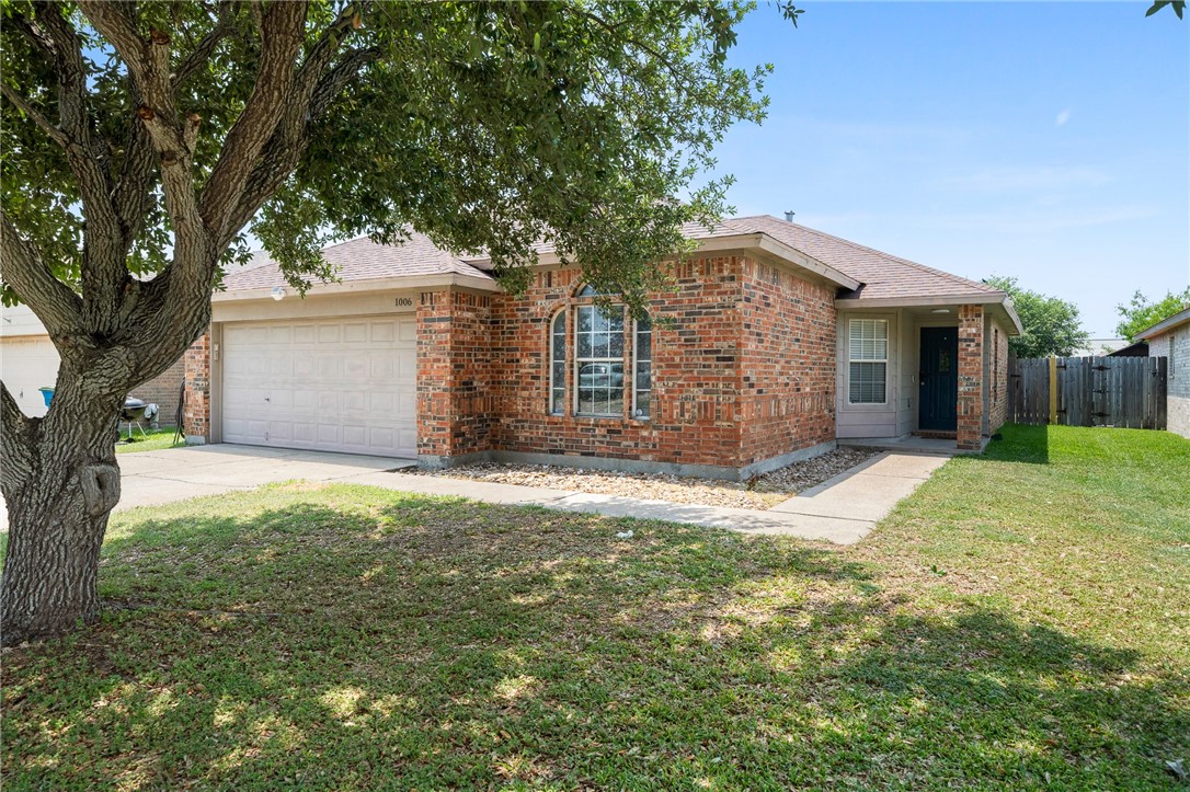 1006 La Mirada Property Photo 1