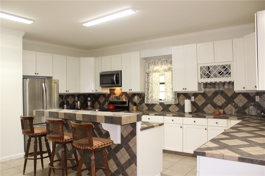 100 Choke Canyon Property Photo 4