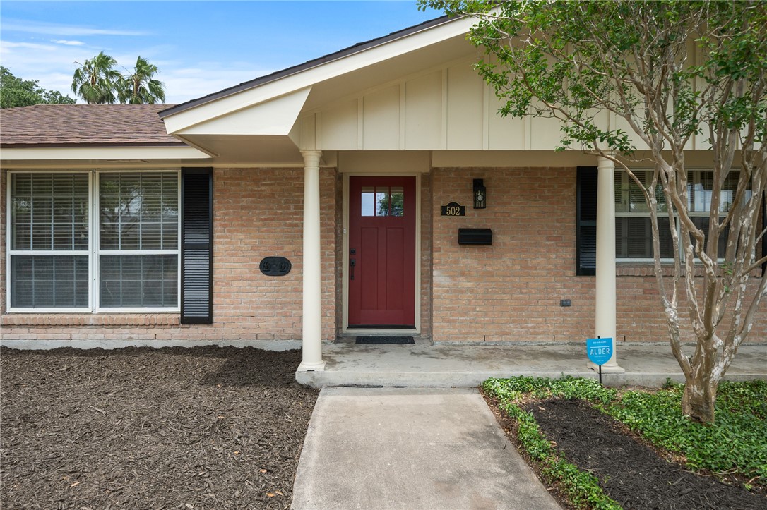 502 Meadowbrook Dr Property Photo 1