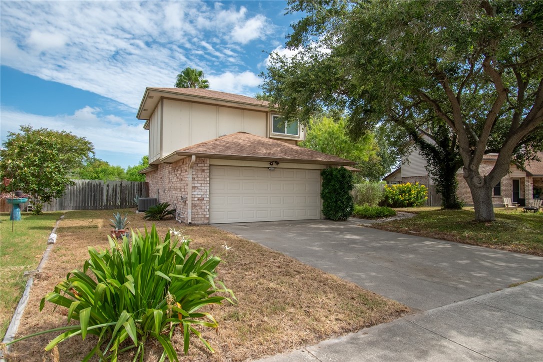 2213 Alazan Dr Property Photo 2