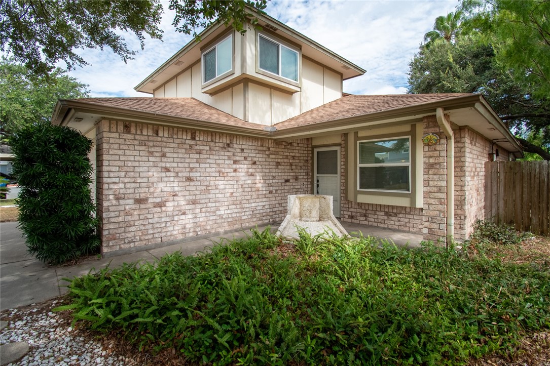 2213 Alazan Dr Property Photo 4
