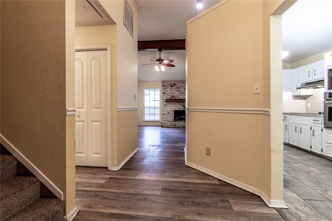 2213 Alazan Dr Property Photo 6