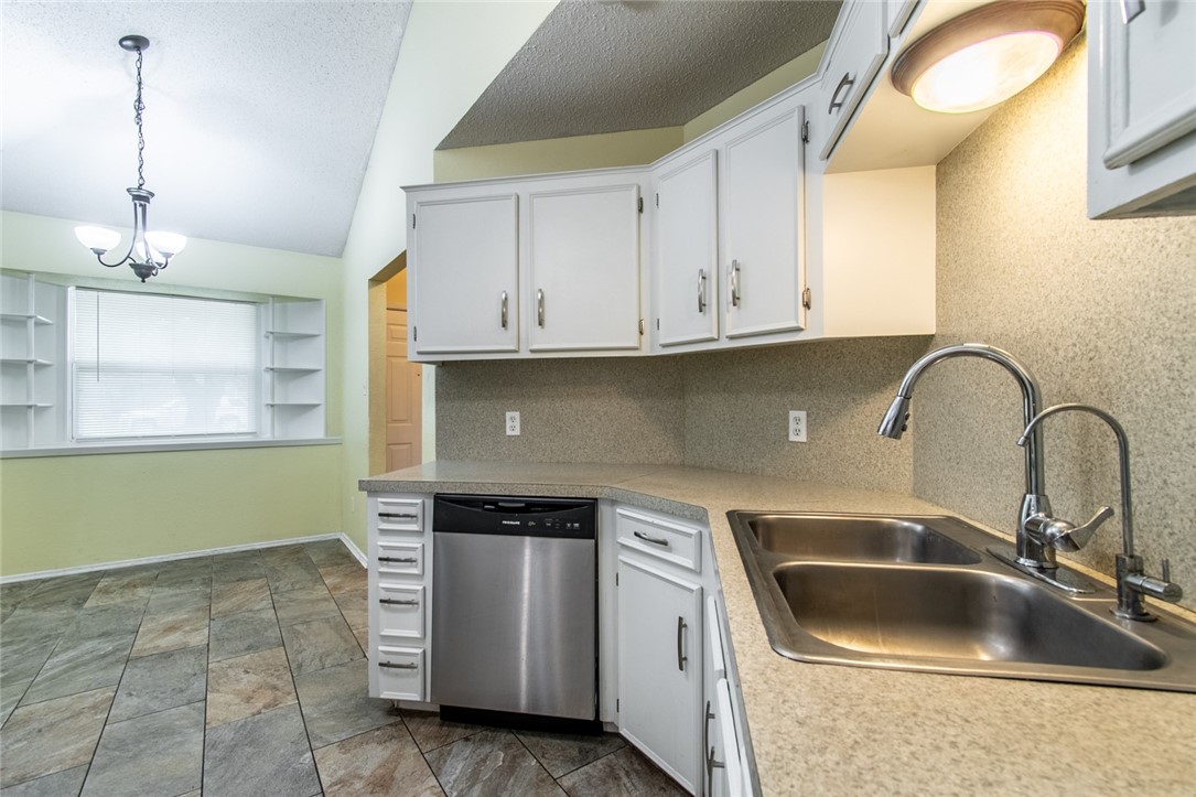 2213 Alazan Dr Property Photo 16