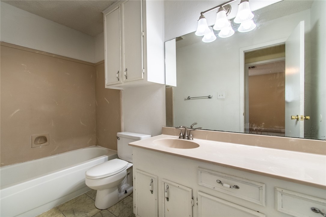 2213 Alazan Dr Property Photo 28