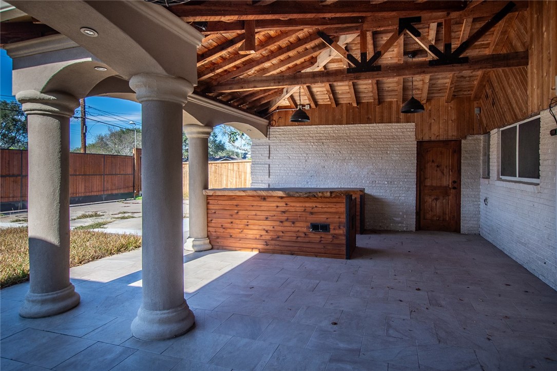 3429 Floyd St Property Photo 4