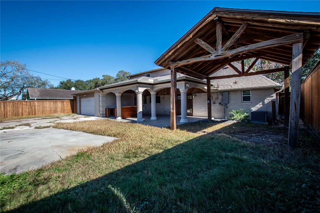 3429 Floyd St Property Photo 5