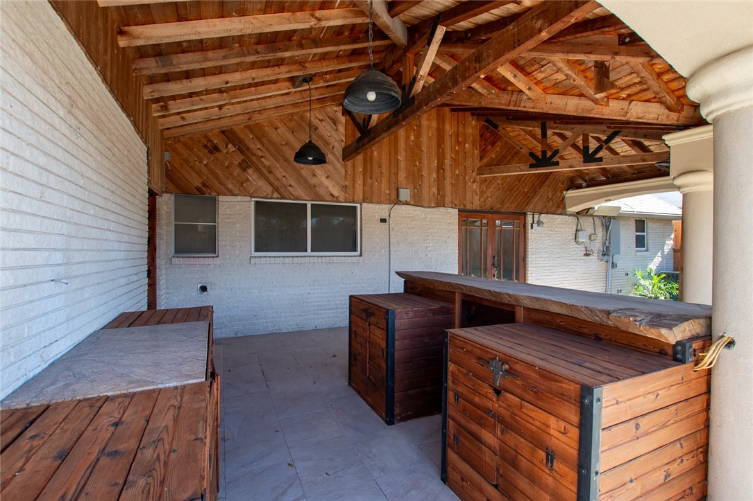 3429 Floyd St Property Photo 6