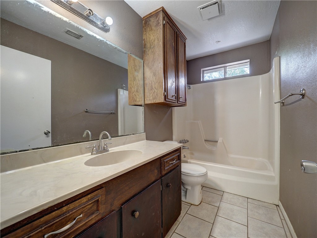 2100 Memorial Pkwy Property Photo 19