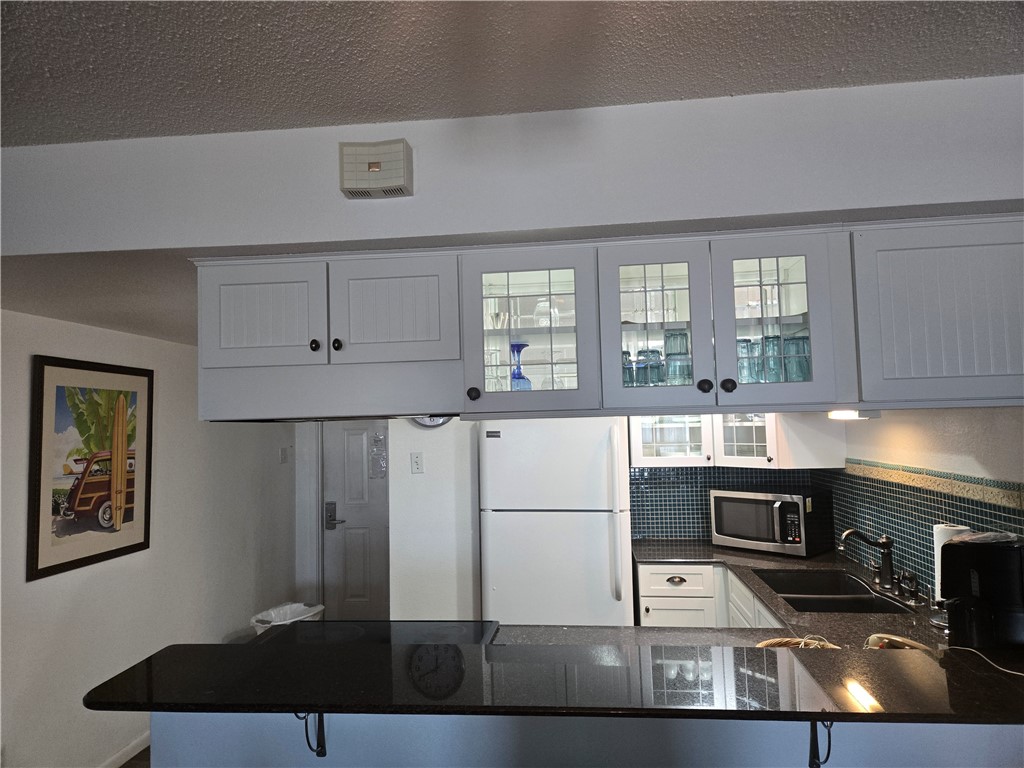 14810 Windward Dr 315 Property Photo 4