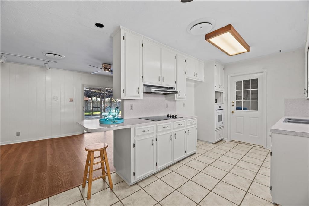 1301 Easthaven Dr Property Photo 8