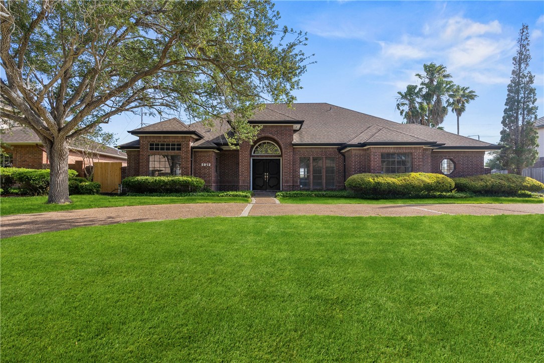5913 Woodmere Dr Property Photo