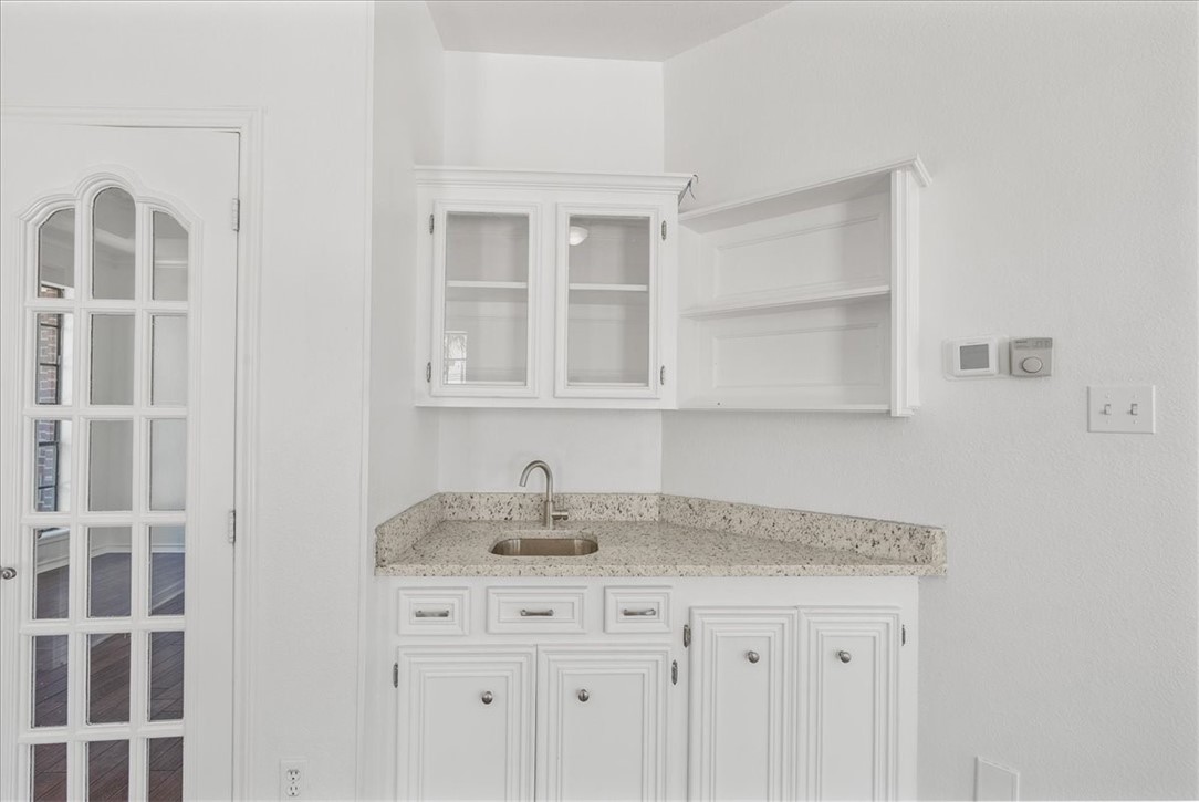 5913 Woodmere Dr Property Photo 34