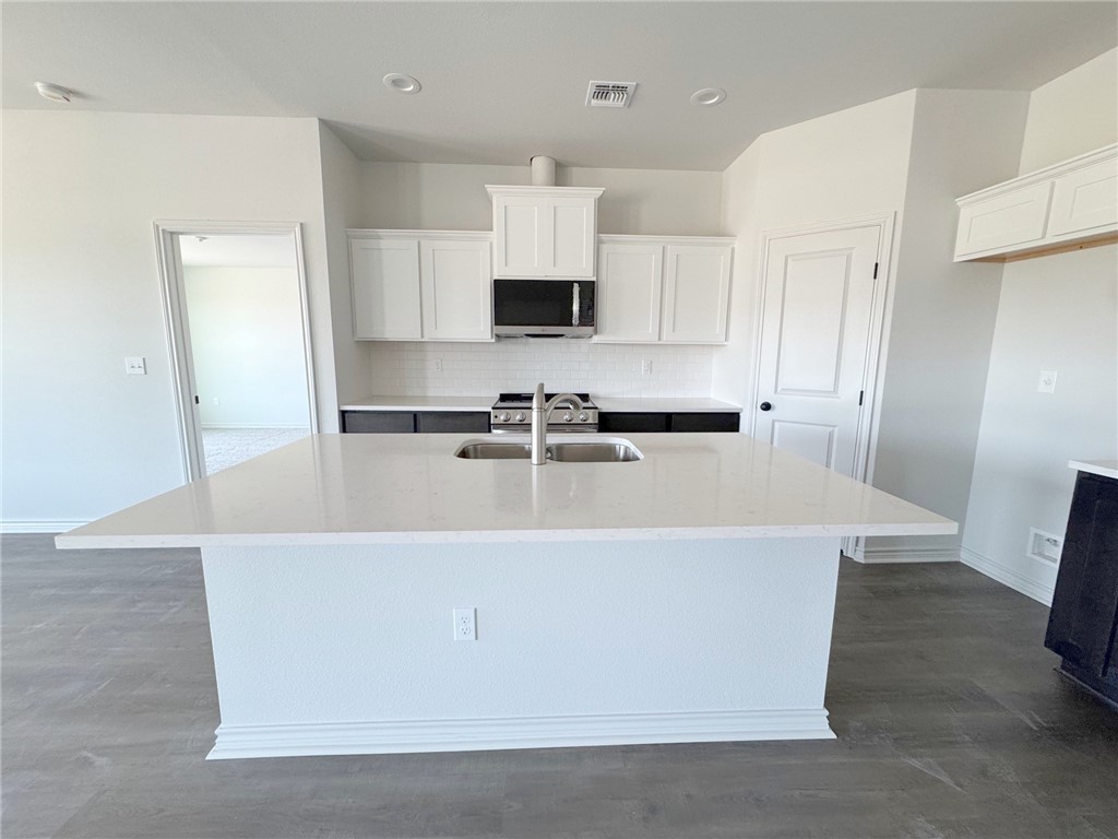 9133 Neena Dr Property Photo 3