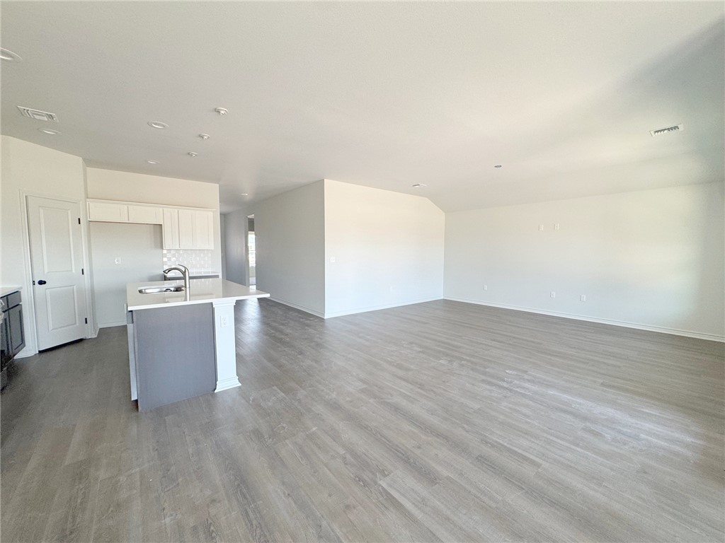 9133 Neena Dr Property Photo 4