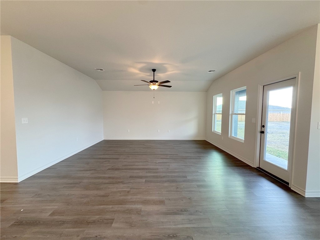 9133 Neena Dr Property Photo 7