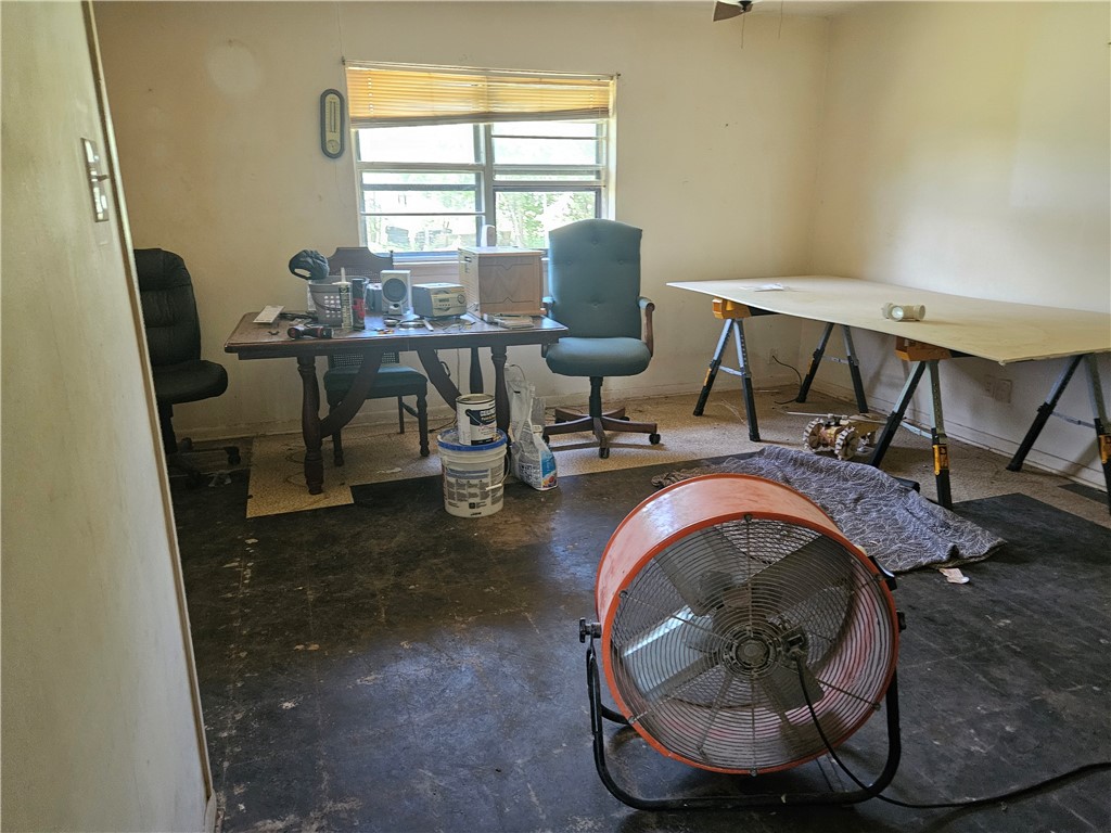 909 Johnson St Property Photo 3