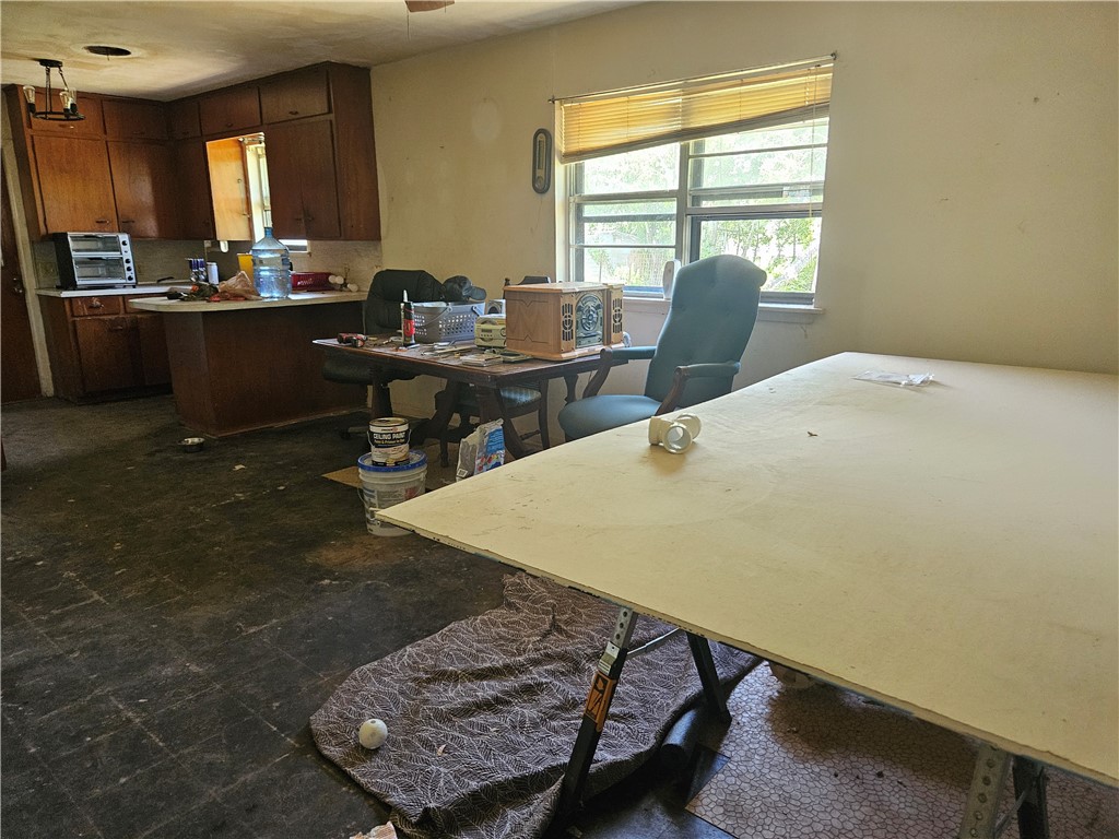 909 Johnson St Property Photo 5