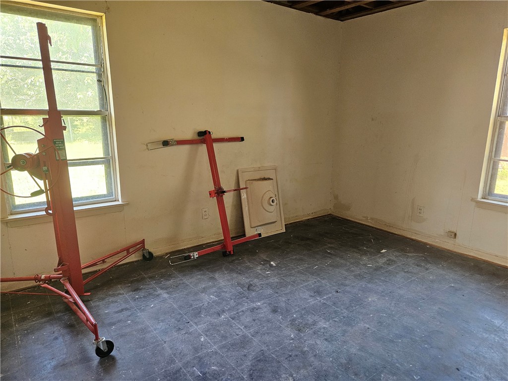 909 Johnson St Property Photo 6