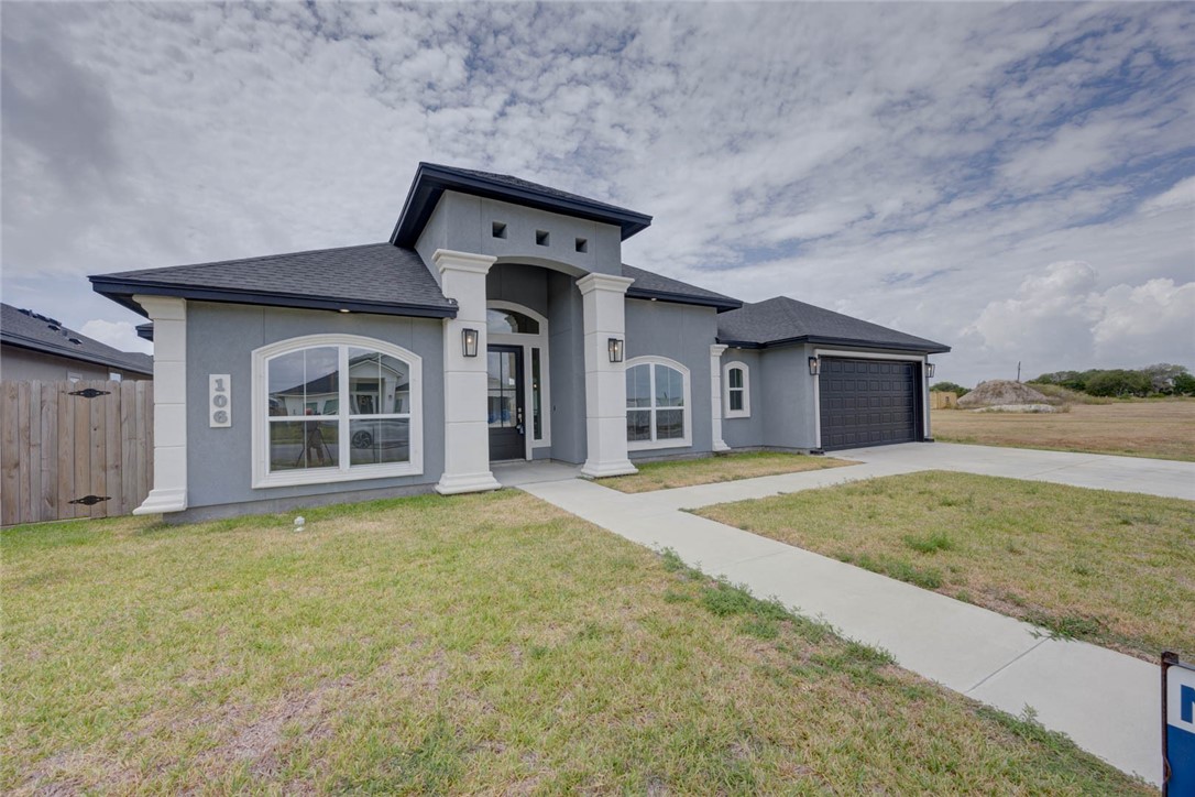 106 Sapphire St Property Photo 3