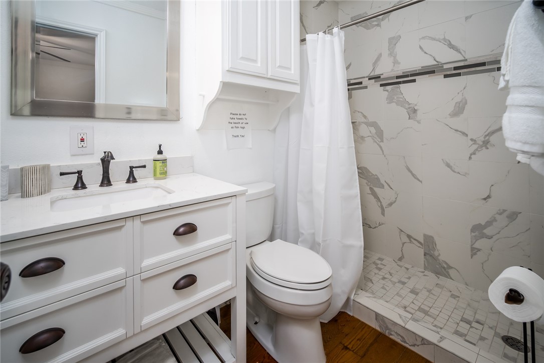 1703 Bayshores Property Photo 10