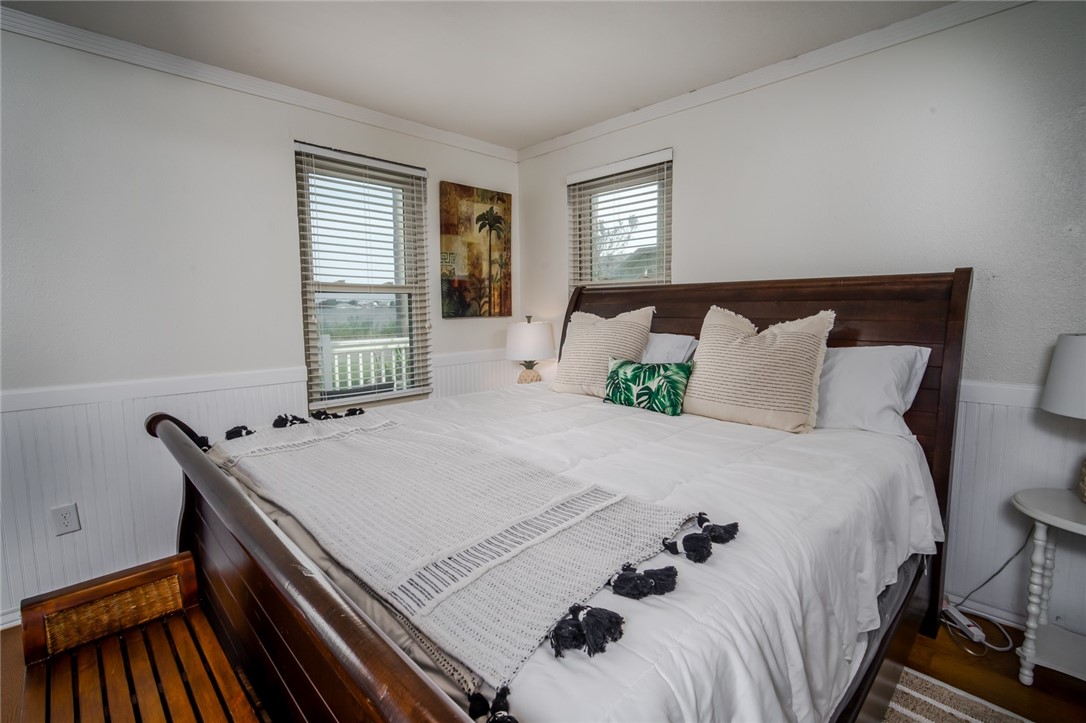 1703 Bayshores Property Photo 12
