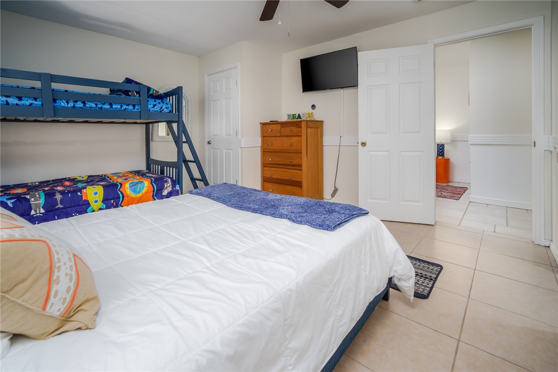 1703 Bayshores Property Photo 18