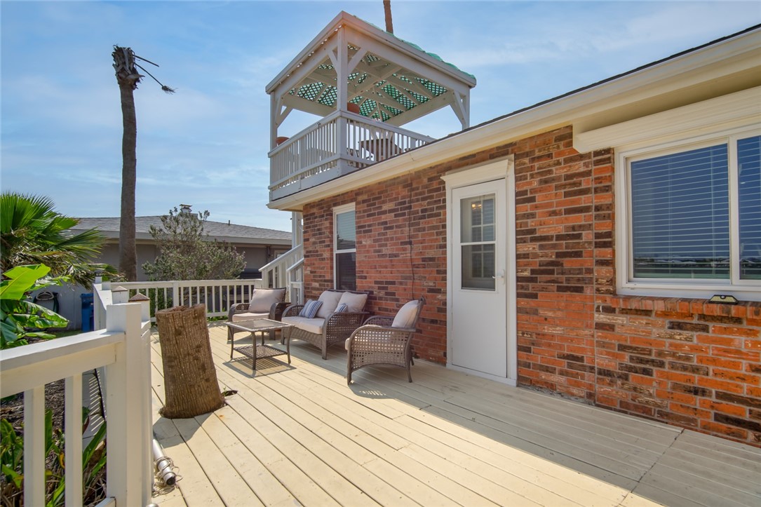 1703 Bayshores Property Photo 27