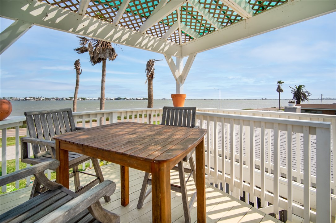 1703 Bayshores Property Photo 33