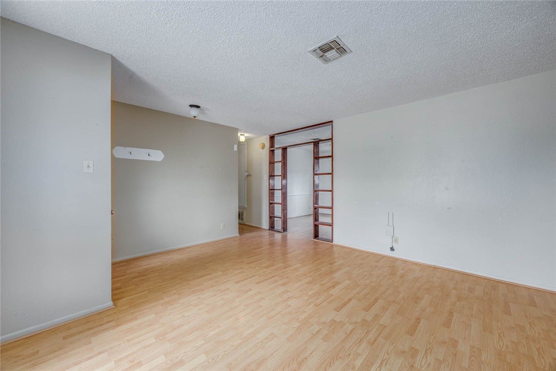 438 Polaris Pl Property Photo 4
